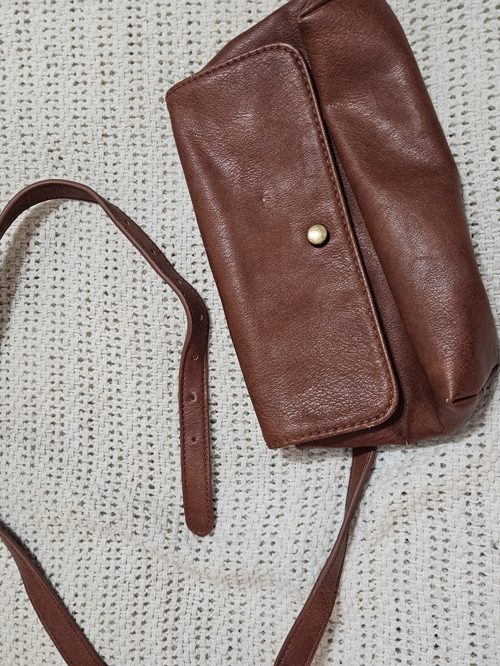 Classic Brown Leather Crossbody Bag - Timeless Women's Accessory